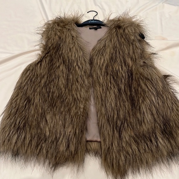 Fur vest (faux) - Picture 1 of 3
